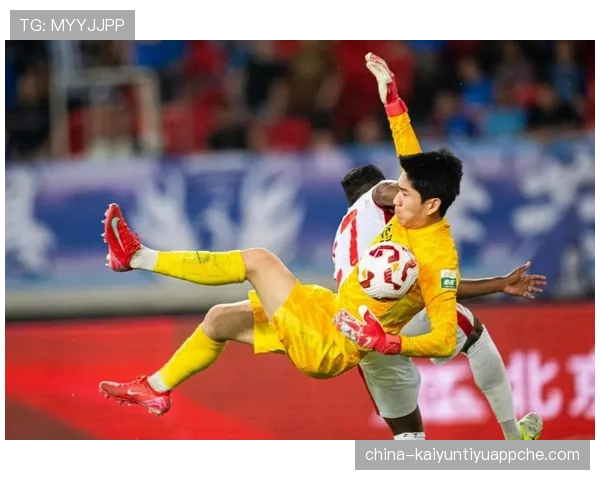 冲撞门将判罚为何屡屡引发争议？规则到底如何界定犯规界线